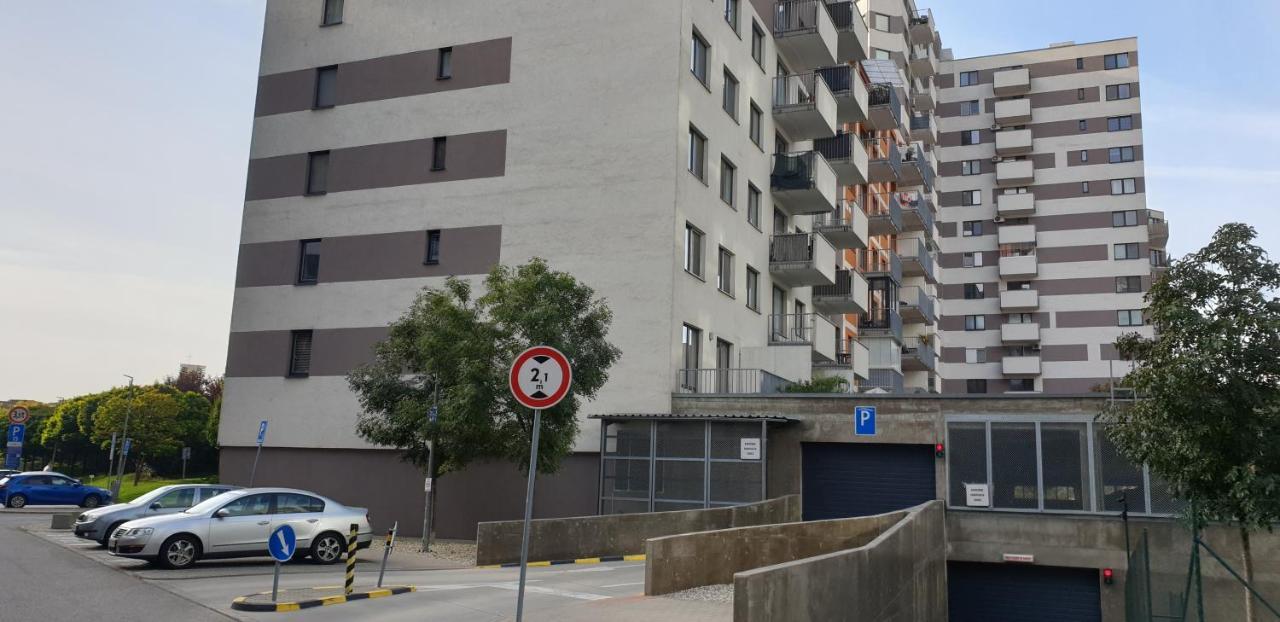 Apartman Bratislava City & Parking Exterior foto