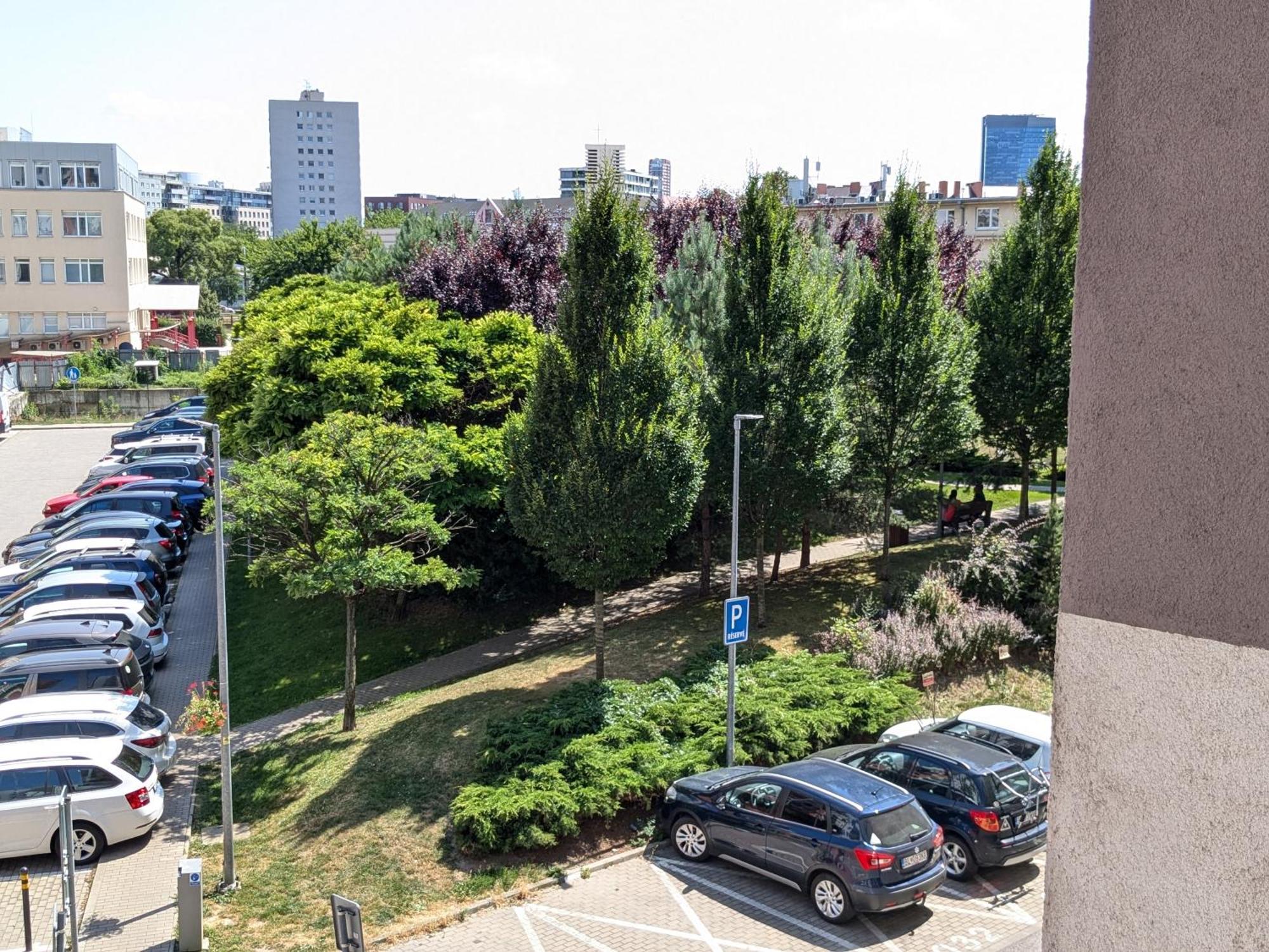 Apartman Bratislava City & Parking Exterior foto